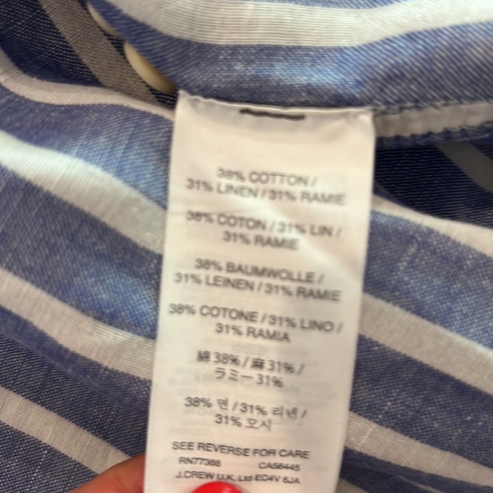 Woman’s blouse - Picture 3 of 3